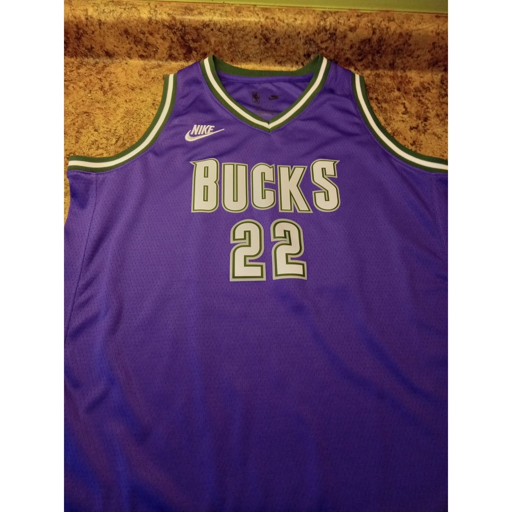 Nike NBA Milwaukee Bucks Khris Middleton 22 Classic Edition Jersey Youth Large